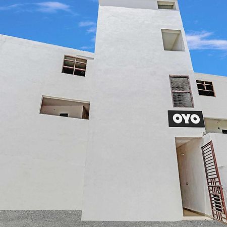 Super Hotel O Easy Stay Inn Lucknow Exteriör bild