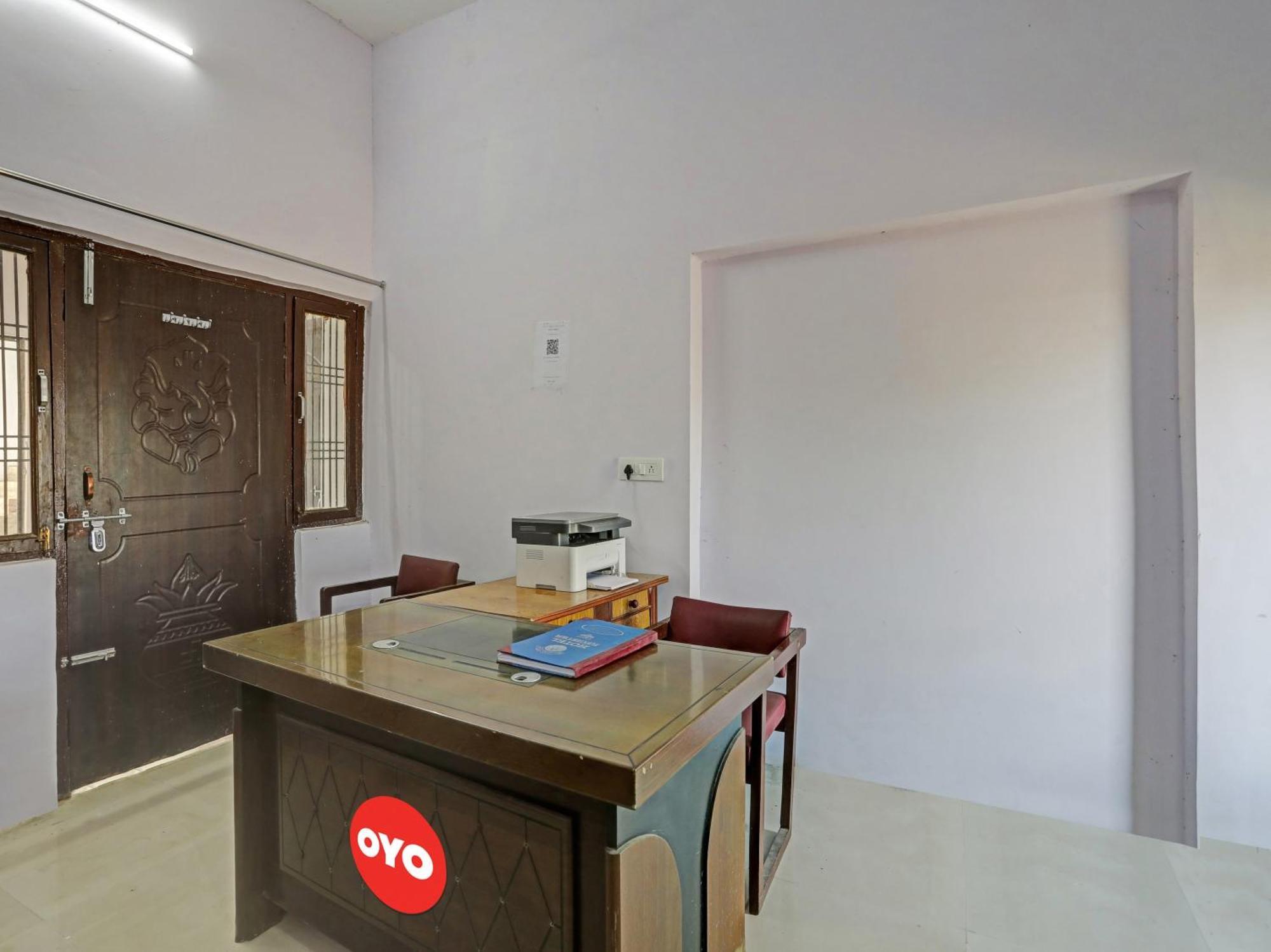 Super Hotel O Easy Stay Inn Lucknow Exteriör bild