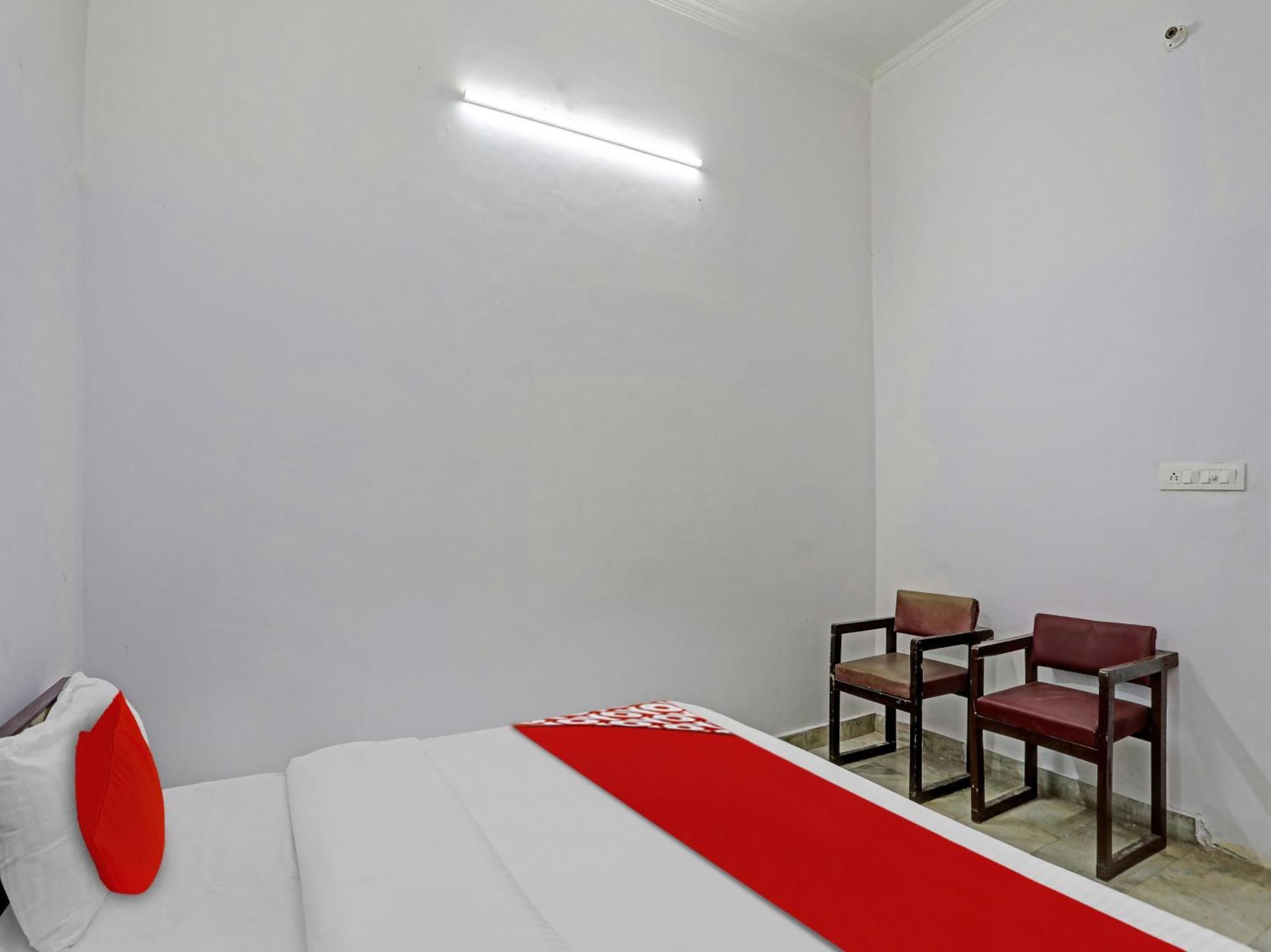 Super Hotel O Easy Stay Inn Lucknow Exteriör bild