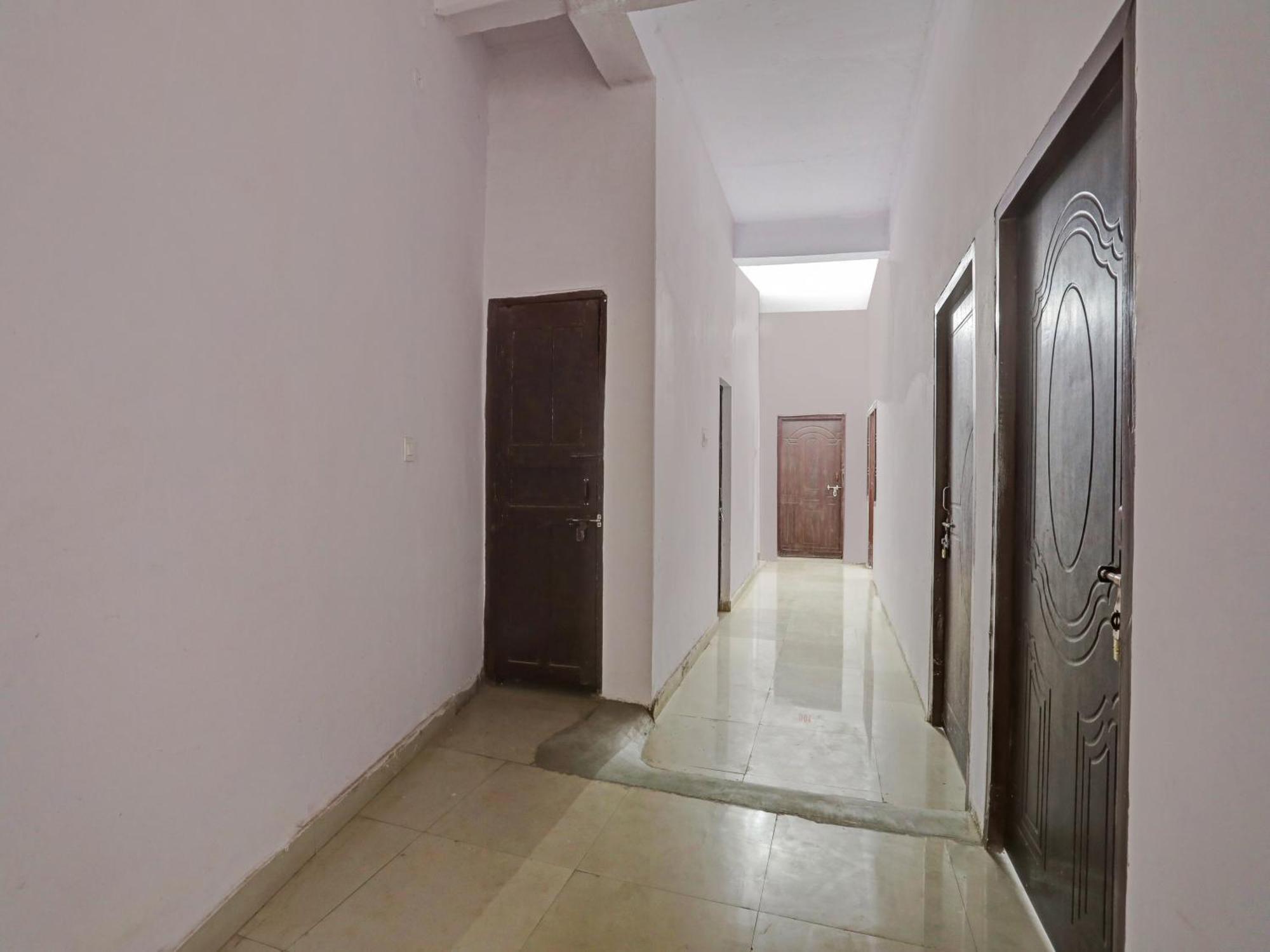 Super Hotel O Easy Stay Inn Lucknow Exteriör bild
