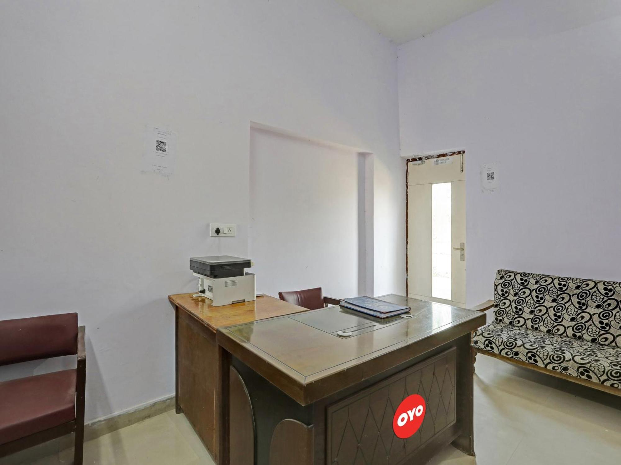 Super Hotel O Easy Stay Inn Lucknow Exteriör bild